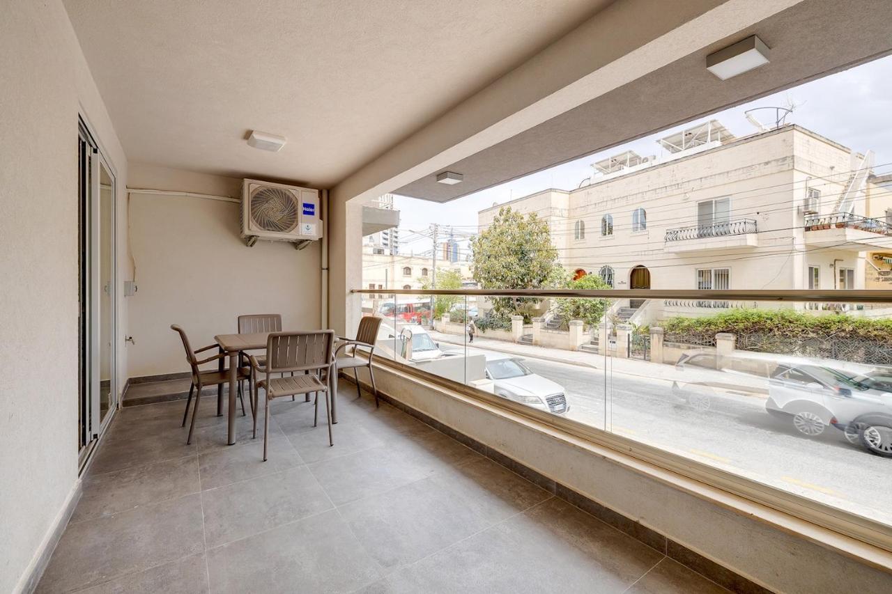 Modern Apartment Steps To St George'S Bay St. Julian's Exterior foto